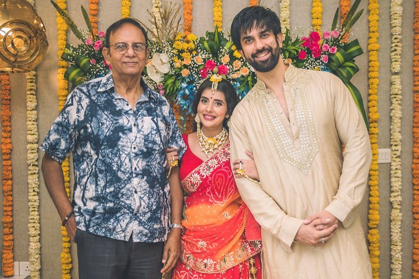 Charu Asopa with father 