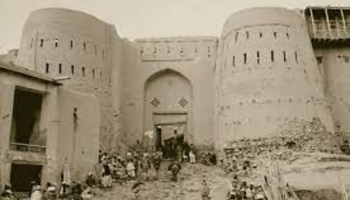 Taliban destroy Ghazni Gate in Afghanistan