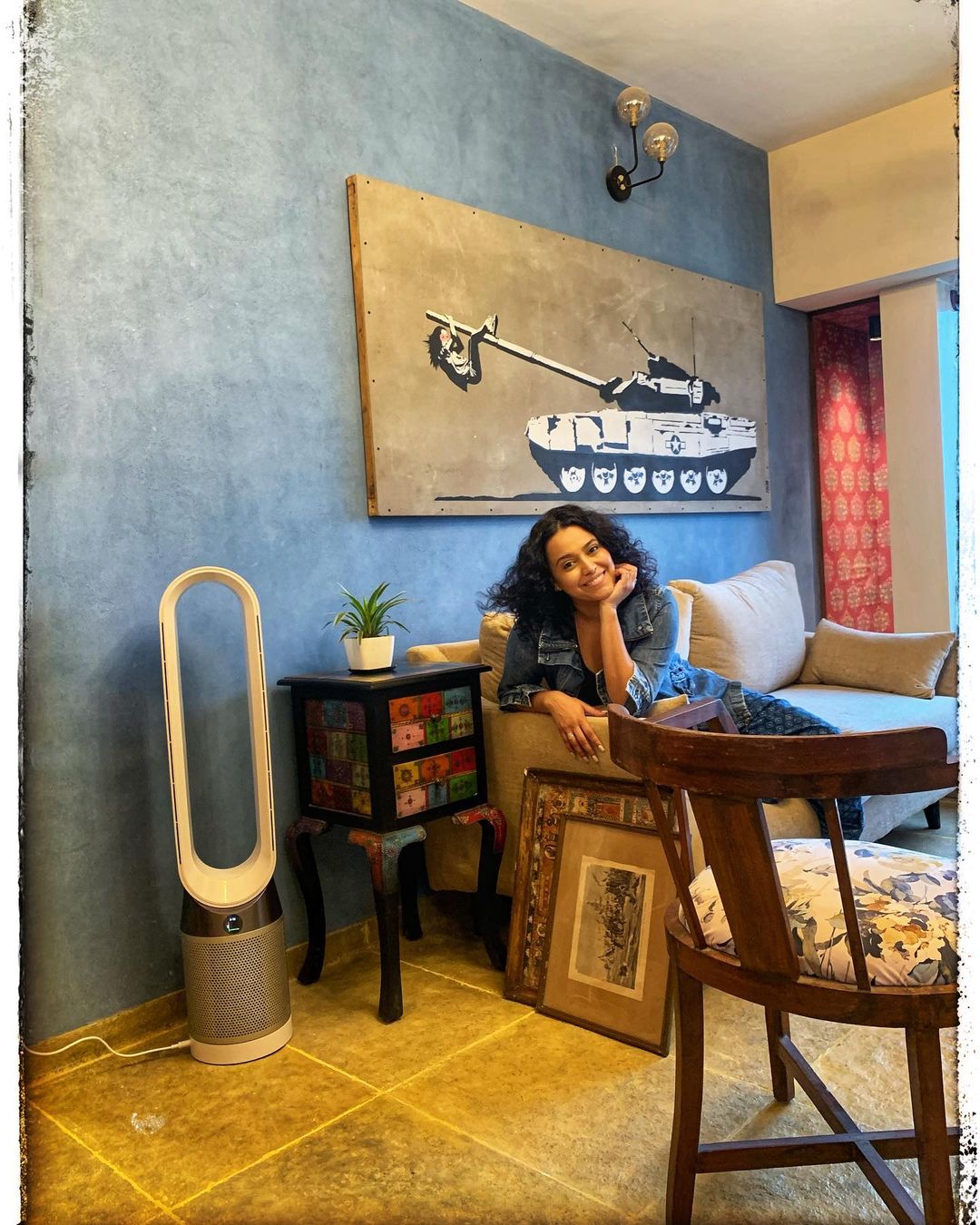 Swara Bhaskar's drawing room