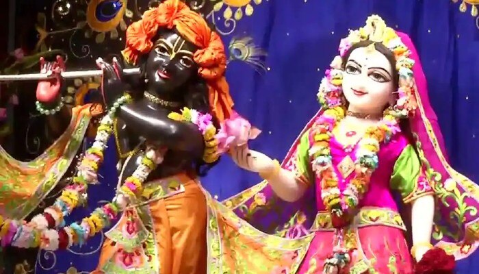 Devotees offer prayers on Krishna Janmashtami: সুসজ্জিত ইস্কন মন্দিরে ভিড়