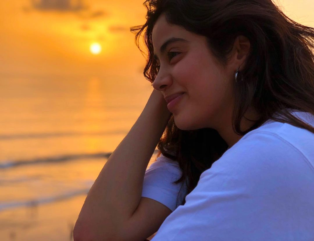 Jahnvi Kapoor Alone