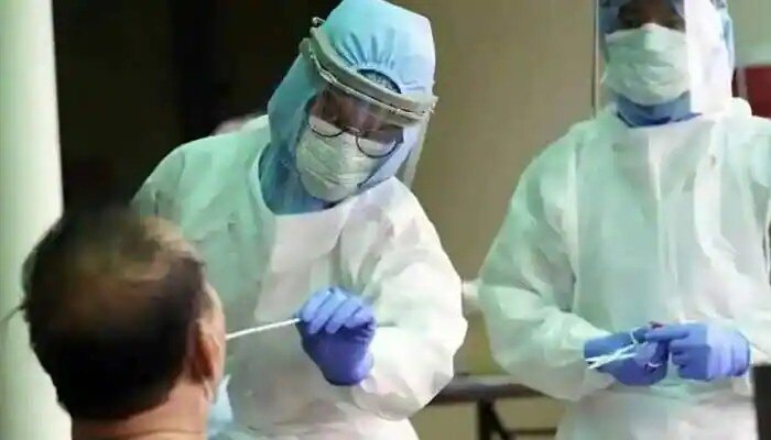 Coronavirus: আবার বাড়ল করোনা, দেশে দৈনিক আক্রান্ত বেড়ে ৪৩,২৬৩ Coronavirus: আবার বাড়ল করোনা, দেশে দৈনিক আক্রান্ত বেড়ে ৪৩,২৬৩