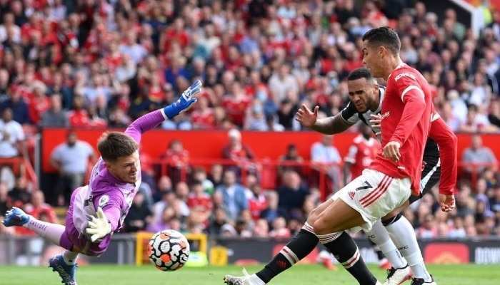 Cristiano Ronaldo scores two goals for Manchester United