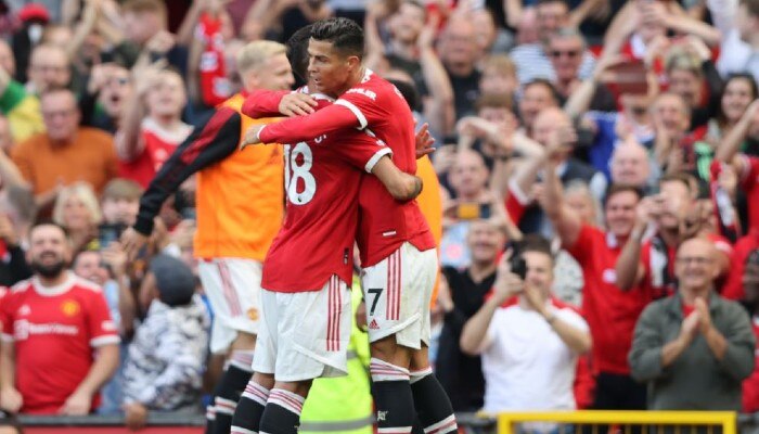 Cristiano Ronaldo scores two goals for manchester United