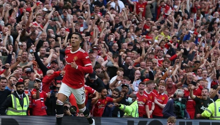 Cristiano Ronaldo scores two goals for manchester United