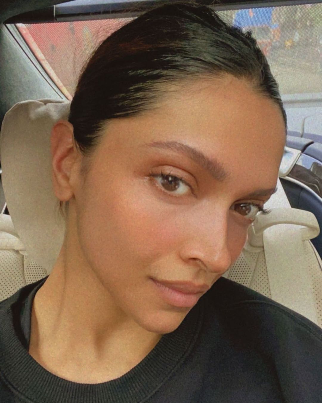 Deepika Padukone with no make up