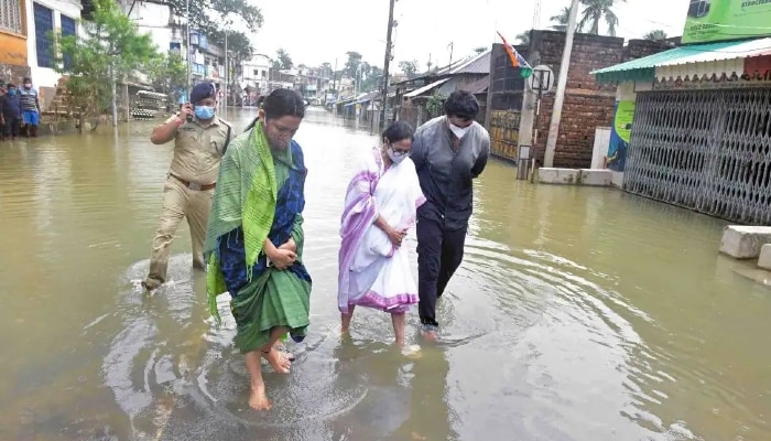 WB Flood: আকাশপথে বন্যা কবলিত এলাকা পরিদর্শনে Mamata, &#039;ম্যান মেড বন্যা&#039;, তোপ DVC-কে