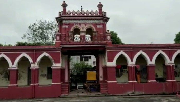 palace gate 