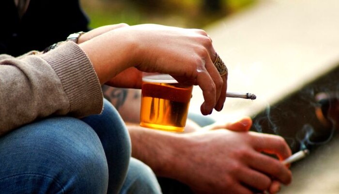 smoking and alcohol increases risk for brain stroke