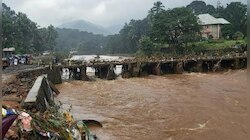 Kerala Rain: মুষলধারে বৃষ্টির জেরে ভূমি ধসে মৃত ২৩, উদ্ধারে নামল সেনা