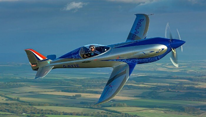 World&#039;s Fastest Plane: বিশ্বের সব চেয়ে দ্রুতগতির প্লেন! ৬২৩ কিলোমিটার প্রতি ঘণ্টায়!
