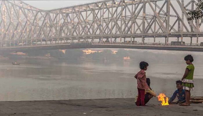 Weather Today নিম্নমুখী পারদ উত্তুরে হাওয়ায় হাল্কা শীতের আমেজ রাজ্যজুড়ে West Bengal 6742