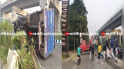 আবার দুর্ঘটনা New Town-এ, ট্রাকের ধাক্কায় উড়ল বাস স্ট্যান্ড 