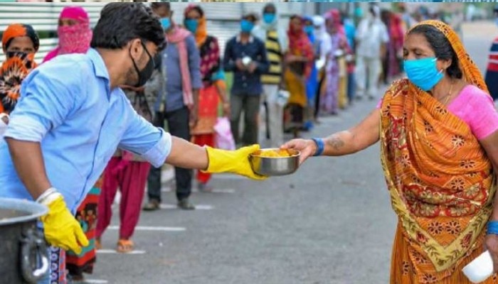  আক্রান্তদের বাড়িতে পৌঁছে দিতে হবে খাবার, জেলাশাসকদের নির্দেশ নবান্নের