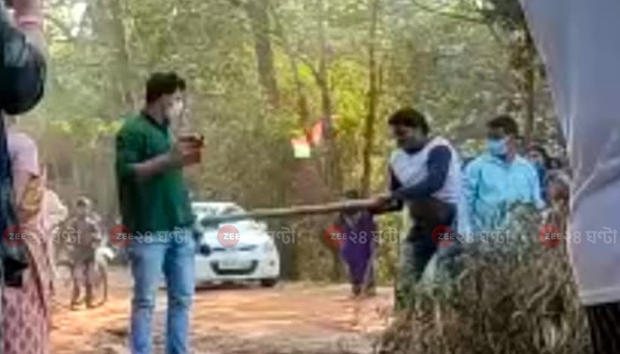 Journalist Assault in Ghatal: খবর সংগ্রহ করতে গিয়ে 'আক্রান্ত' সাংবাদিক, গ্রেফতার অভিযুক্ত তৃণমূল নেতা Journalist Assault in Ghatal: খবর সংগ্রহ করতে গিয়ে 'আক্রান্ত' সাংবাদিক, গ্রেফতার অভিযুক্ত তৃণমূল নেতা