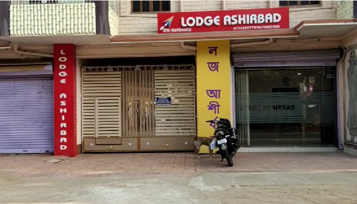 Birbhum: শর্তসাপেক্ষে বীরভূমে চালু হোটেল, ২৫ শতাংশ বুকিংয়ে ছাড় Birbhum: শর্তসাপেক্ষে বীরভূমে চালু হোটেল, ২৫ শতাংশ বুকিংয়ে ছাড়