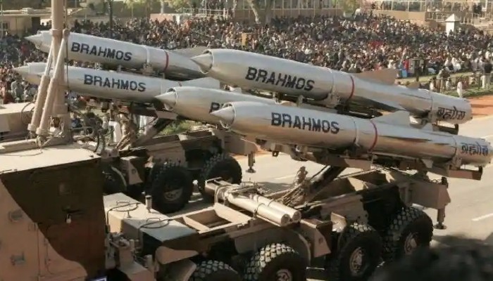 BrahMos: প্রথমবার ব্রহ্মোস মিসাইল রপ্তানি করবে ভারত, চুক্তি স্বাক্ষর ফিলিপিনের প্রতিরক্ষা দপ্তরের সঙ্গে BrahMos: প্রথমবার ব্রহ্মোস মিসাইল রপ্তানি করবে ভারত, চুক্তি স্বাক্ষর ফিলিপিনের প্রতিরক্ষা দপ্তরের সঙ্গে