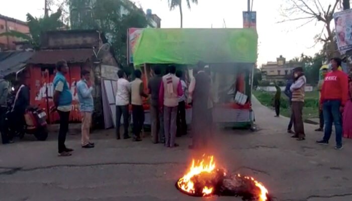 Municipal Election 2022: প্রার্থীতালিকা নিয়ে বিক্ষোভ, তৃণমূল ওয়ার্ড কমিটির কার্যালয় হয়ে গেল নির্দলের