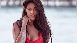 Poonam Pandey In Lock Upp: প্রকাশ্যে জামার চেন খোলার অভিযোগ! 'গ্রেফতার' পুনম পাণ্ডে