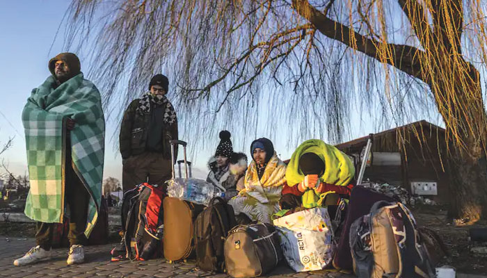 Russia-Ukraine War: পরিস্থিতি ভয়ঙ্কর, যে কোনও উপায়ে ২৪ ঘণ্টার মধ্যে ভারতীয়দের কিয়েভ ছাড়ার নির্দেশ 