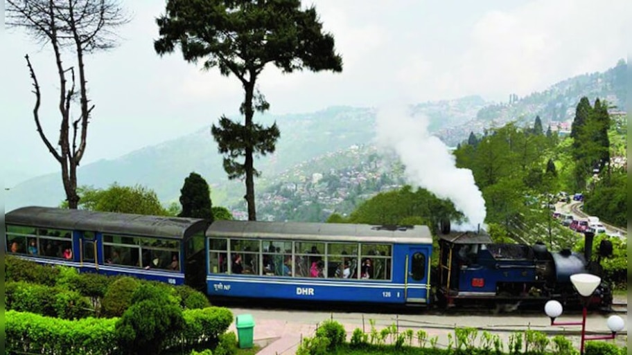 Kurseong-NJP Summer Festival: পর্যটন-মরসুমে পাহাড়ে টয়ট্রেনের নয়া চমক; থাকছে আরও স্বাচ্ছন্দ্য
