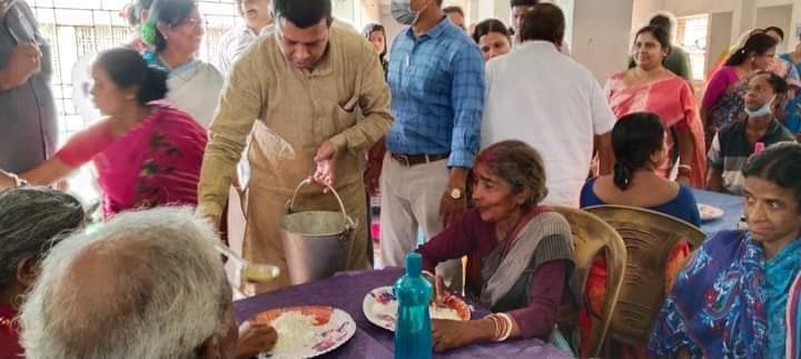 Egg Rice In 5 Rupee Contai Ma Canteen