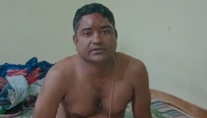 Video: টোল প্লাজার কর্মীকে ধাক্কা মেরে পালাল 'মদ্যপ' চালক Video: টোল প্লাজার কর্মীকে ধাক্কা মেরে পালাল 'মদ্যপ' চালক