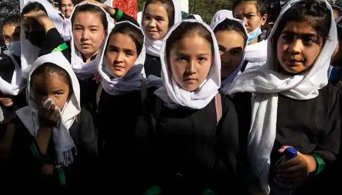 Afghanistan: খোলার কয়েক ঘণ্টা পরেই বন্ধ হয়ে গেল স্কুল, মেয়েদের শিক্ষা অধরাই আফগানিস্তানে Afghanistan: খোলার কয়েক ঘণ্টা পরেই বন্ধ হয়ে গেল স্কুল, মেয়েদের শিক্ষা অধরাই আফগানিস্তানে