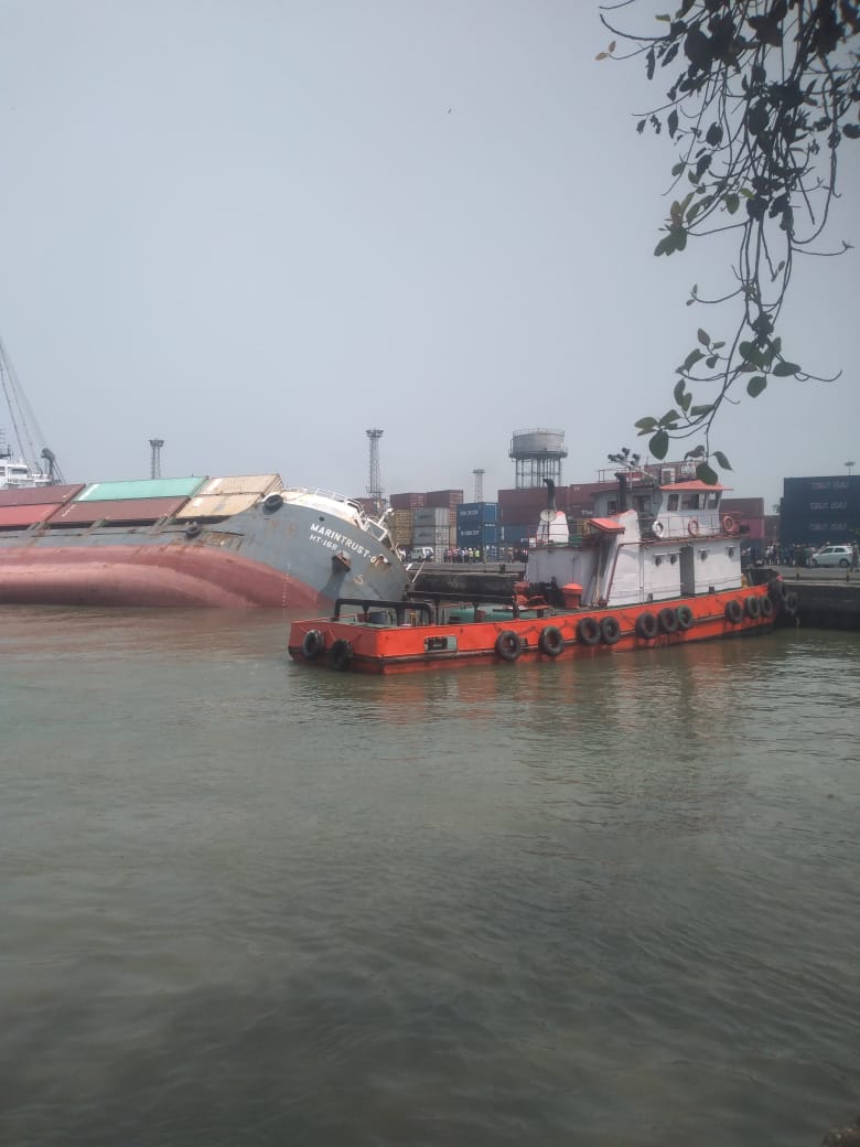 Cargo Ship Sinks At Kolkata Port 6