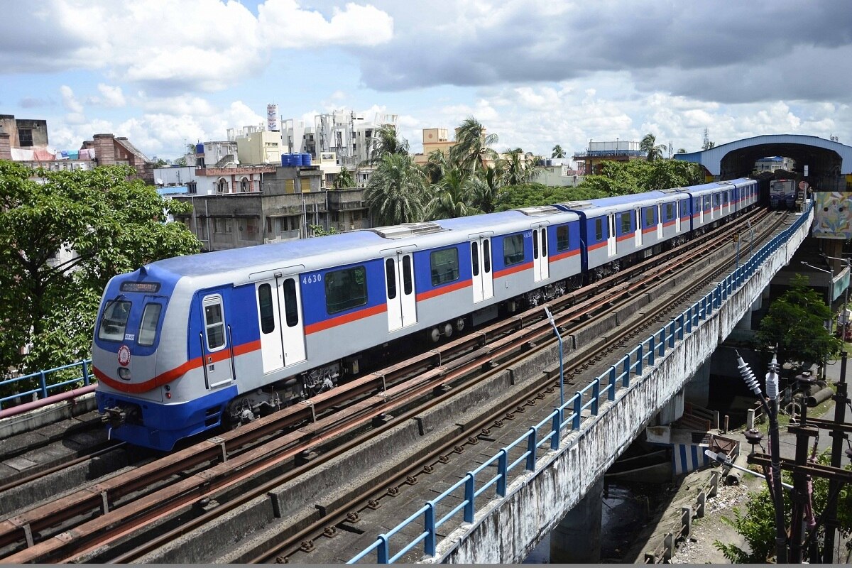 Phoolbagan Sealdah Metro gets green signal 6