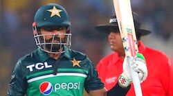 Babar Azam: বাবরের ব্যাটে বাইশ গজে মহাকীর্তি! পিছনে ফেলে দিলেন ভিভ-কোহলিদের