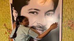 নতুন ক্লাসে প্রথম দিন, বাবার ছবি জড়িয়ে অভিষেককন্যা ডল, 'জানি তুমি সঙ্গে আছো'