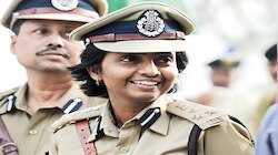 পার্কস্ট্রিট কাণ্ডে 'বেসুরো গেয়ে' রোষানলে! সেই দময়ন্তীর কাঁধেই ফের গুরুদায়ীত্ব