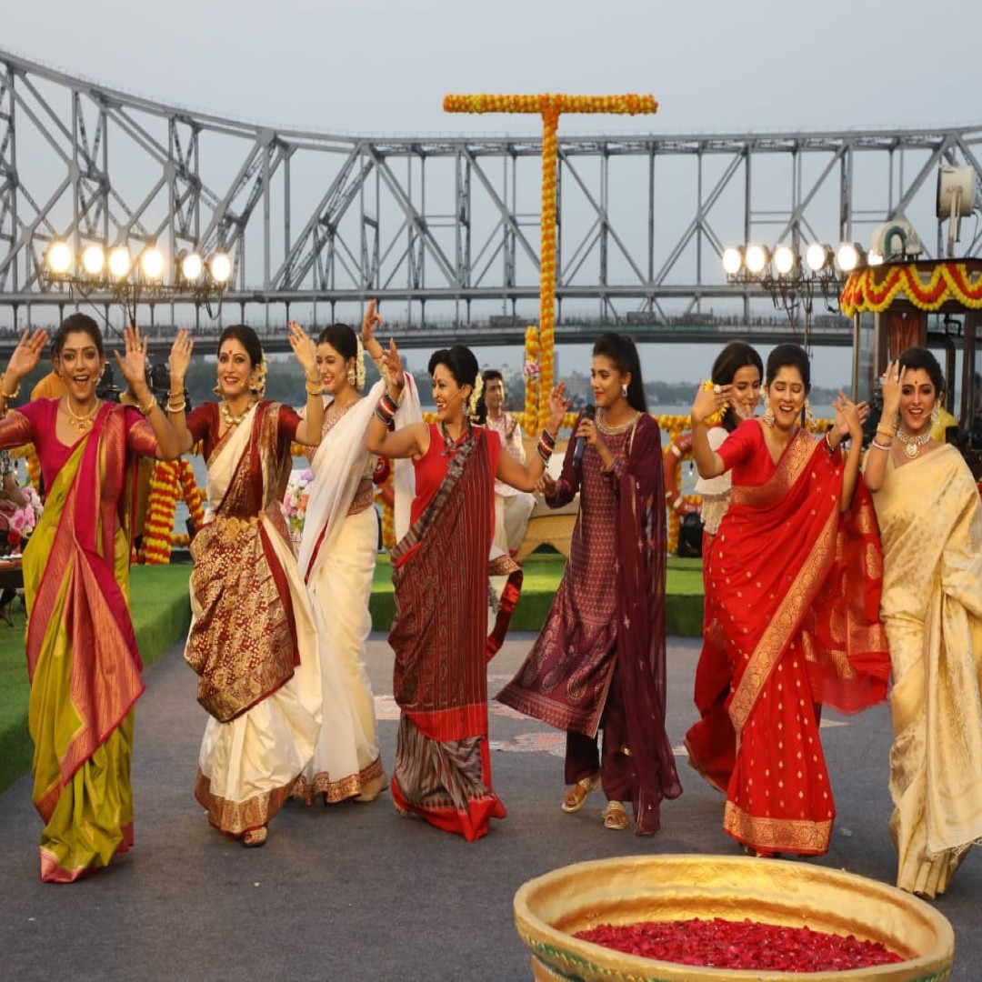 U mast xotinini boshqa erkakka eshak bilan sikishni taklif qildi Yechinishning shaxsiy erotik fotosuratlari