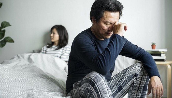 Falling in Love: উল্টো দিকের মানুষটির থেকে ভালোবাসা পাচ্ছেন না, তবুও একতরফা ভালোবেসে যাচ্ছেন, কেন জানেন? Falling in Love: উল্টো দিকের মানুষটির থেকে ভালোবাসা পাচ্ছেন না, তবুও একতরফা ভালোবেসে যাচ্ছেন, কেন জানেন?