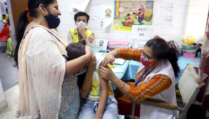 ৬ থেকে ১২ বছর বয়সীদের জন্য ভ্যাকসিনে অনুমোদন, ছাড়পত্র দিল ডিজিসিআই ৬ থেকে ১২ বছর বয়সীদের জন্য ভ্যাকসিনে অনুমোদন, ছাড়পত্র দিল ডিজিসিআই