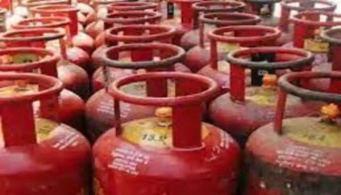 LPG Price Hike: আবার বাড়ল LPG-র দাম, জেনে নিন কত দামে কিনতে হবে আপনার শহরে 