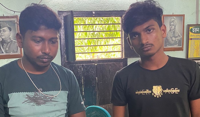 Daspur Minors Eloped To Digha: 'দিঘার হোটেলে পাশাপাশি রুমে আমাদের পাশেই শুয়ে ২ যুবক!' ফেসবুকে আলাপে ভয়ঙ্কর অভিজ্ঞতা ২ ছাত্রীর Daspur Minors Eloped To Digha: 'দিঘার হোটেলে পাশাপাশি রুমে আমাদের পাশেই শুয়ে ২ যুবক!' ফেসবুকে আলাপে ভয়ঙ্কর অভিজ্ঞতা ২ ছাত্রীর