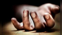 'বউ শাড়ি পরতে পারে না,' অবসাদে আত্মঘাতী যুবক