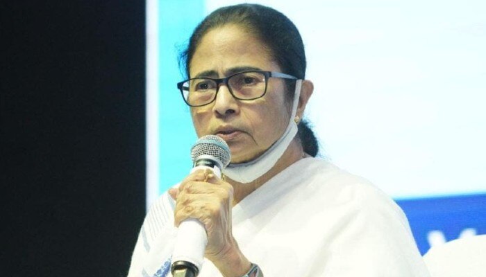Mamata Banerjee:  স্বাস্থ্যসাথী কার্ড ফেরালে হাসপাতালের বিরুদ্ধে FIR, বিধায়কদের নির্দেশ মুখ্যমন্ত্রীর