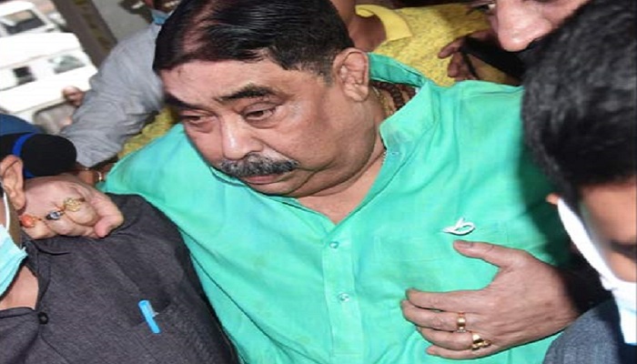 Anubrata Mandal: CBI জেরা শেষেই SSKM-এ, 'বেশি' রক্তচাপ, অনুব্রতকে দিতে হল অক্সিজেন Anubrata Mandal: CBI জেরা শেষেই SSKM-এ, 'বেশি' রক্তচাপ, অনুব্রতকে দিতে হল অক্সিজেন