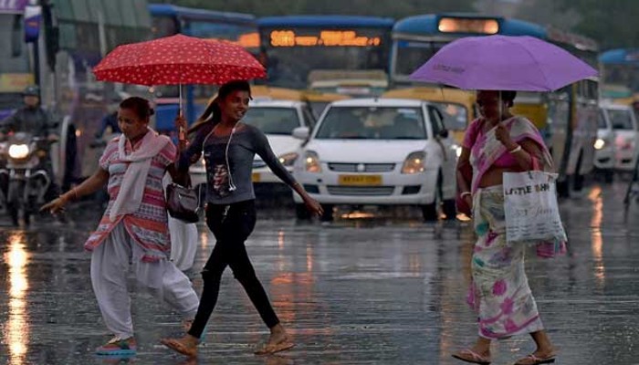 Weather Today: কলকাতায় বজ্রবিদ্যুৎ-সহ বৃষ্টির সম্ভাবনা, দিনে বাড়ল তাপমাত্রা 