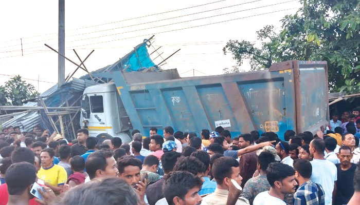  Tufanganj Accident: দোকানে হুড়মুড়িয়ে ঢুকে পড়ল ডাম্পার, মৃত কমপক্ষে ৪