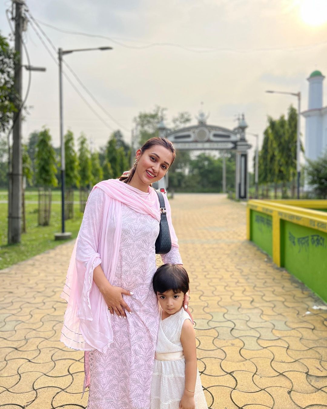 Mimi Chakraborty in Dargah 5