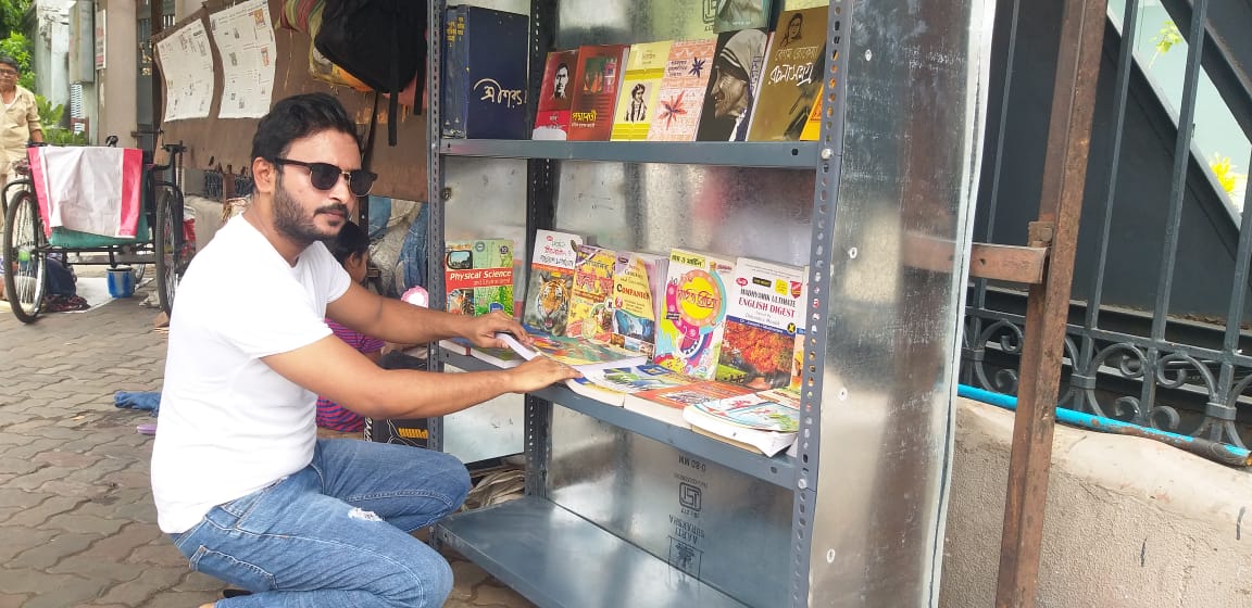 Kolkata Bus stand open library