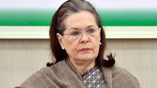 Sonia Gandhi Covid Positive: কোভিড আক্রান্ত সনিয়া গান্ধী, হালকা জ্বরের সঙ্গে রয়েছে অন্যান্য উপসর্গও