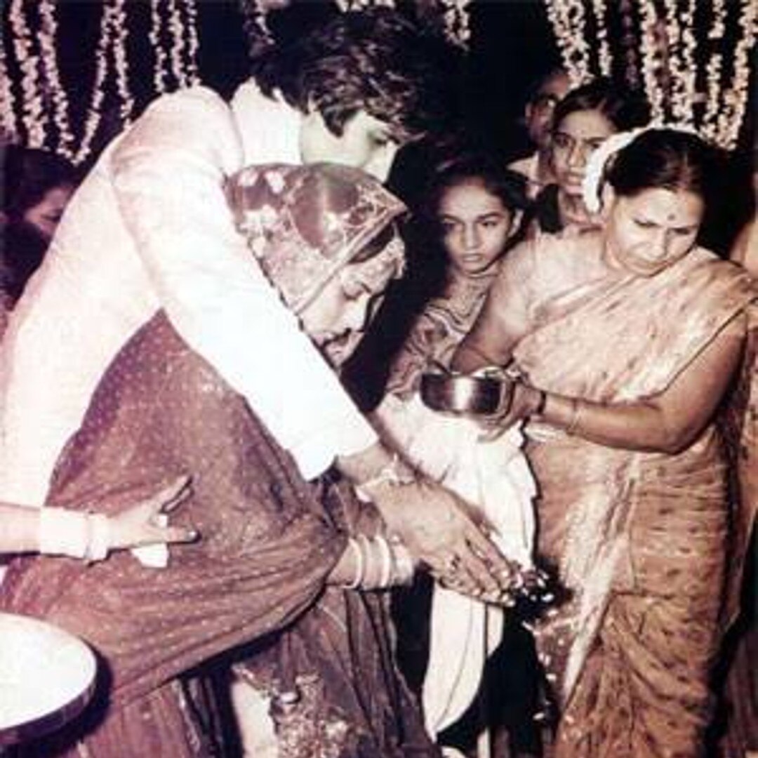 Amitabh Bachchan and Jaya Bachchan 49th Marriage Anniversary 7