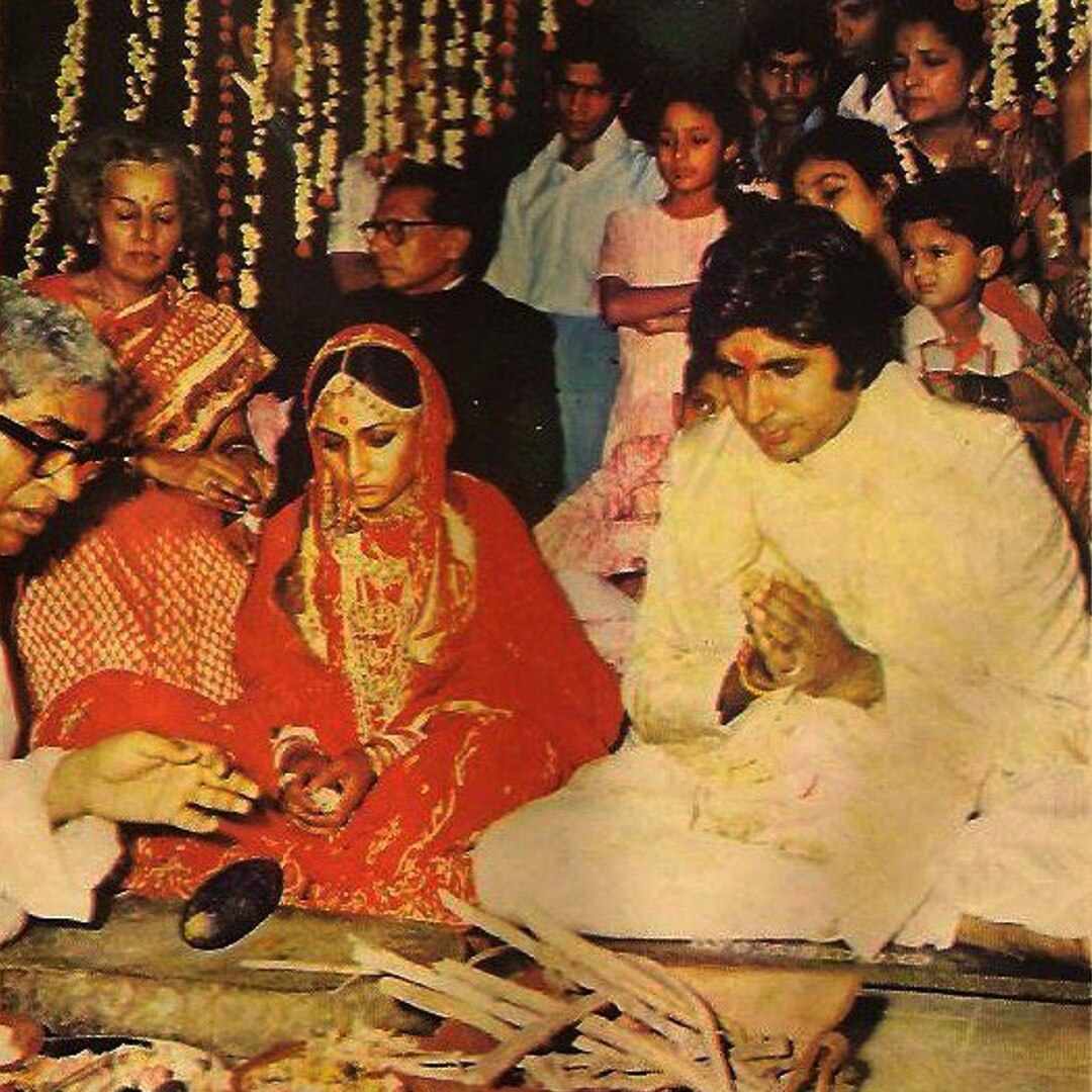 Amitabh Bachchan and Jaya Bachchan 49th Marriage Anniversary 5
