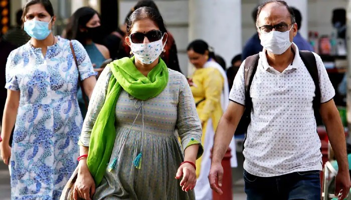 Covid-19 fourth wave scare: ফের বাড়ছে করোনা, মাস্ক পরা বাধ্যতামূলক হল দেশের এই শহরে Covid-19 fourth wave scare: ফের বাড়ছে করোনা, মাস্ক পরা বাধ্যতামূলক হল দেশের এই শহরে