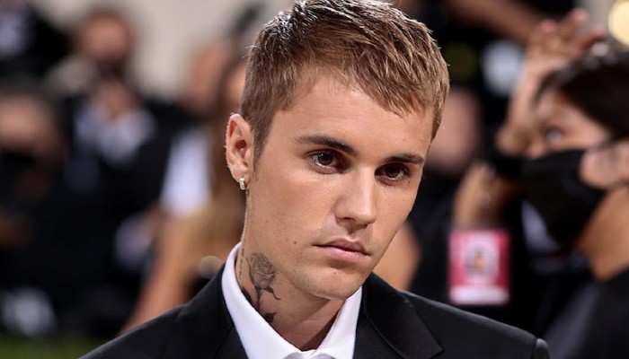 Justin Bieber : চোখের পাতা পড়ছে না, হাসতেও পারছেন না, পক্ষাঘাতে আক্রান্ত জাস্টিন বিবার